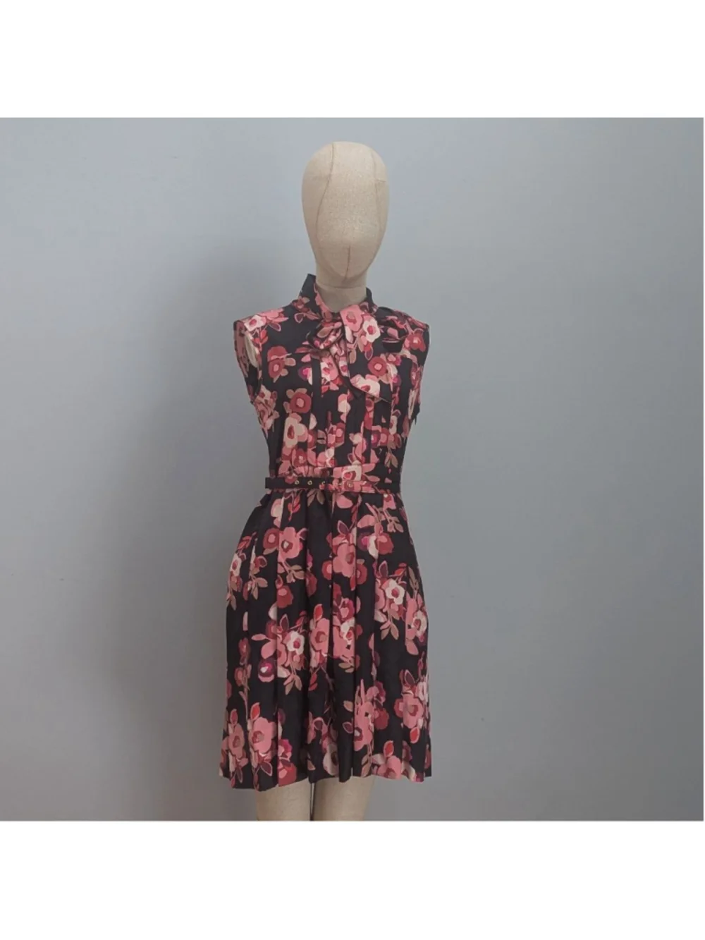 Kate Spade Shadow Buds Pleated Dress 100% Silk - Size 2